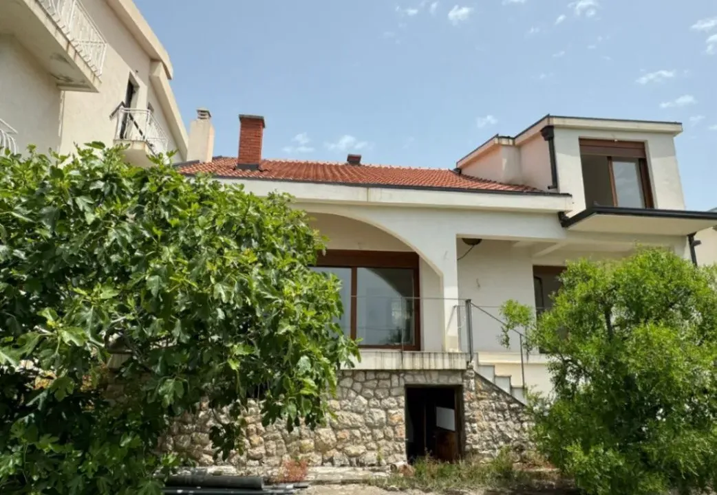 Prodaja, kuća, 130m², Dobre Vode, Bar