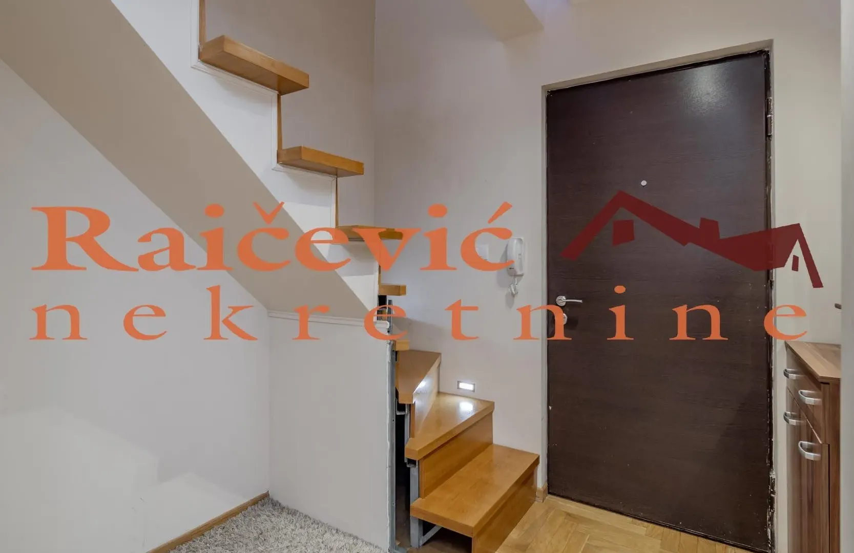Prodaja, trosoban stan, 84m², Zemun Gornji Grad, Zemun Sve Podlokacije