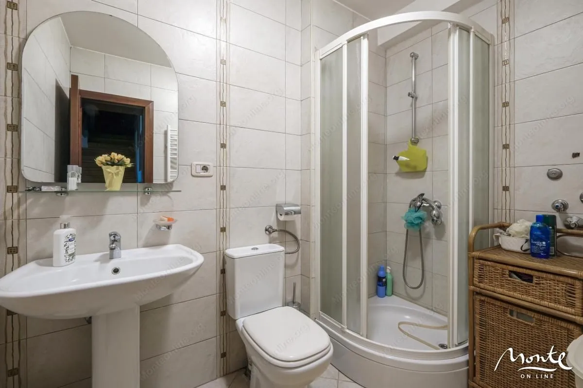 Prodaja, kuća, 305m², Orahovac, Kotor