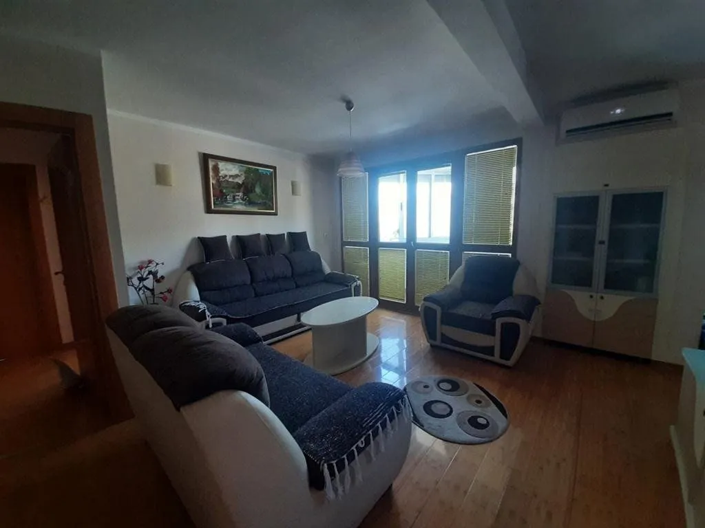 Izdavanje, dvosoban stan, 75m², Preko Morače, Podgorica