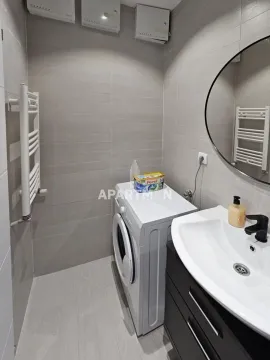 Izdavanje, trosoban stan, 80m², Vračar Sve Podlokacije, Beograd - image 11