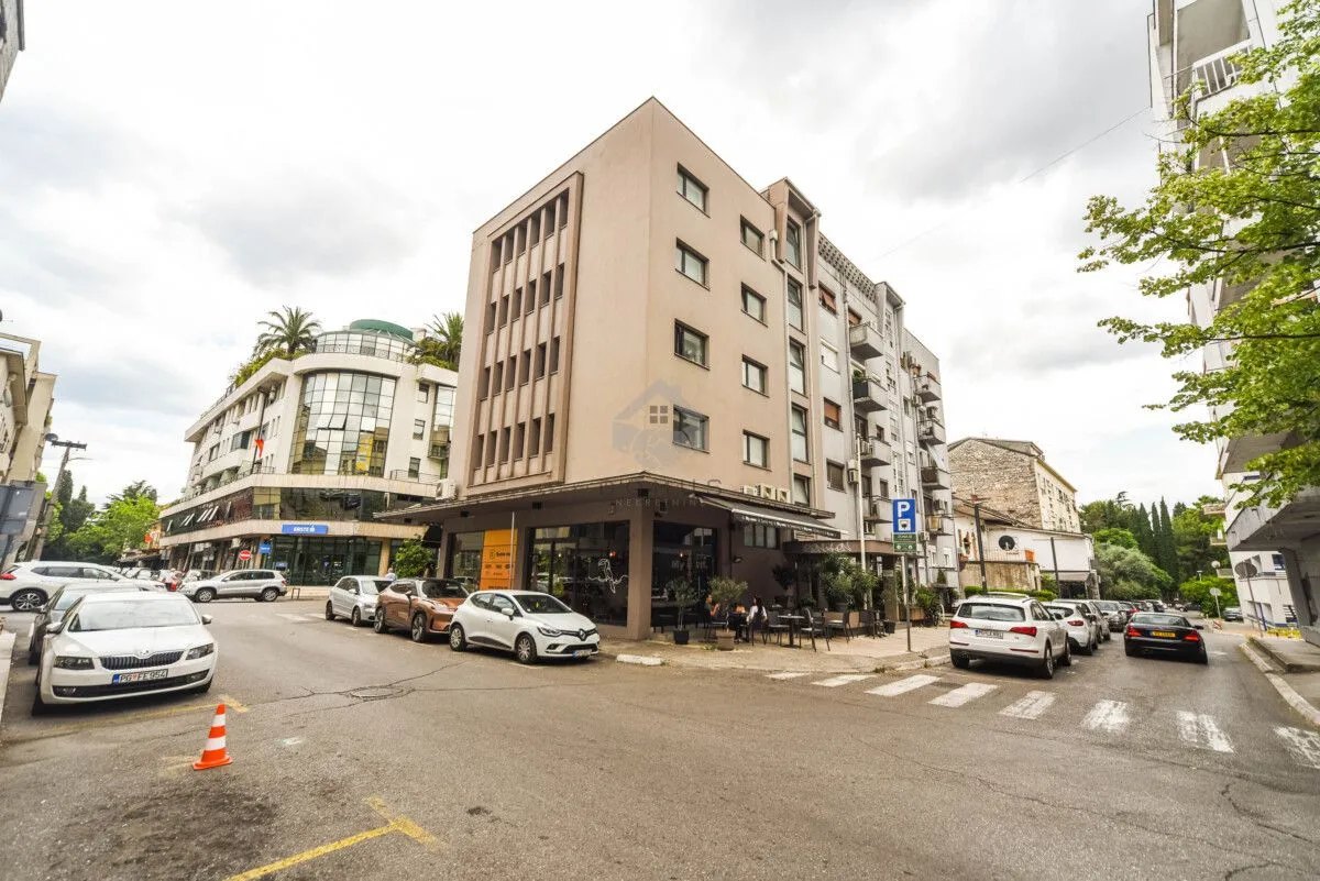 Prodaja, dvosoban stan, 78m², Centar, Podgorica
