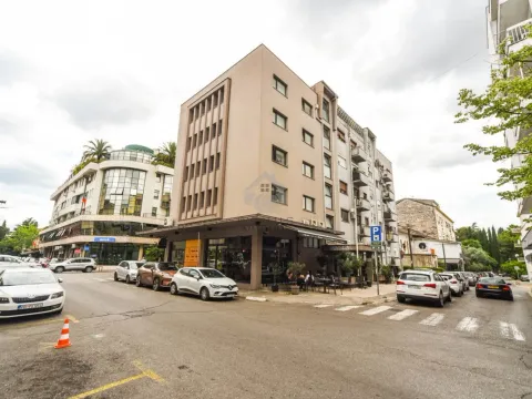 Prodaja, dvosoban stan, 78m², Centar, Podgorica - image 2