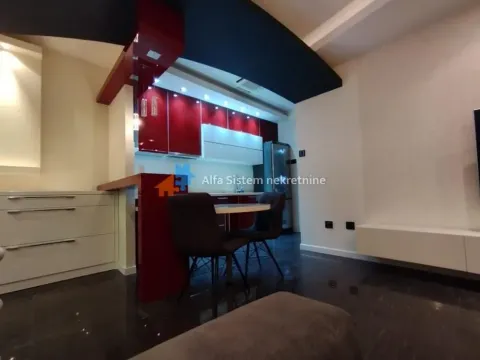 Izdavanje, trosoban stan, 60m², Kluz, Zvezdara Sve Podlokacije - image 9