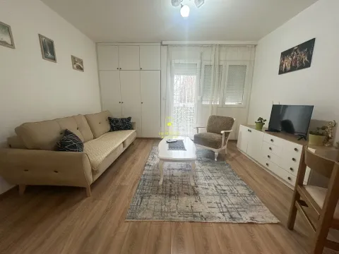 Izdavanje, jednosoban stan, 40m², Stari Aerodrom, Podgorica - image 2