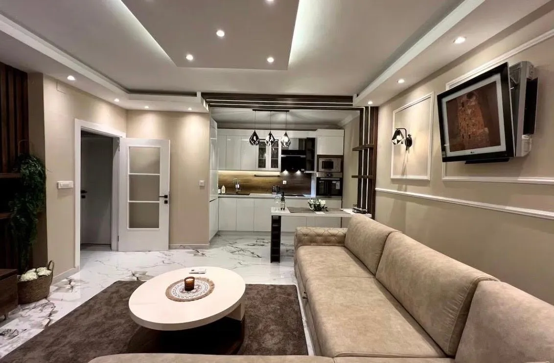 Rent, one bedroom apartment, 50m², Dobrota, Kotor