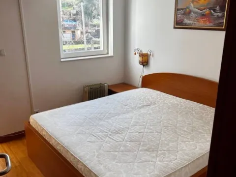 Izdavanje, dvosoban stan, 78m², Dobrota, Kotor - image 3