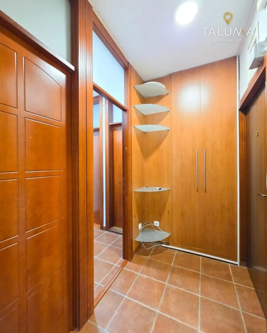 Izdavanje, dvosoban stan, 82m², Momišići, Podgorica