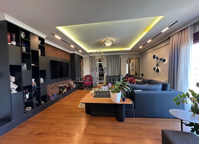 Prodaja, trosoban stan, 195m², Pobrežje, Podgorica