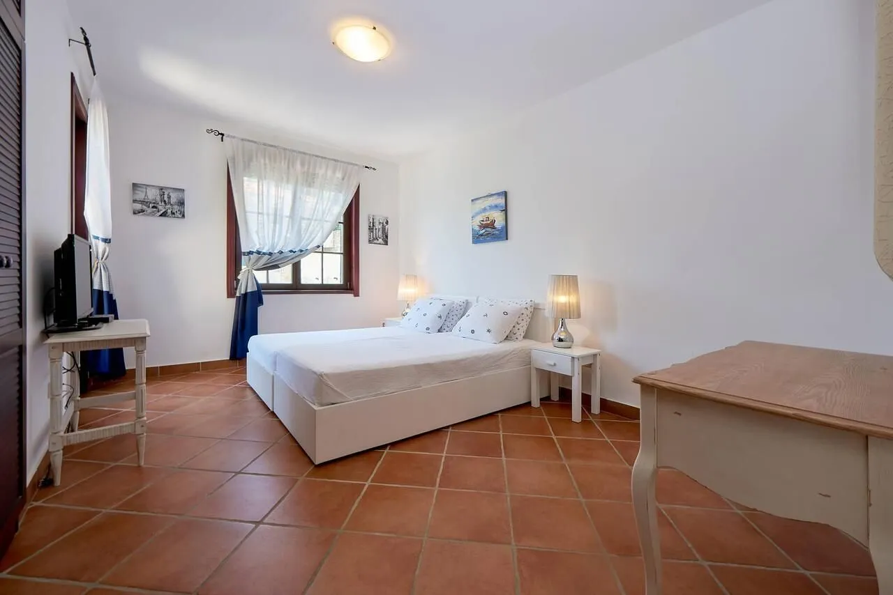 Sale, house, 235m², Kostanjica, Kotor
