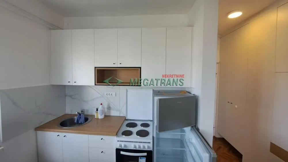 Izdavanje, stan, 26m², Centar, Novi Sad
