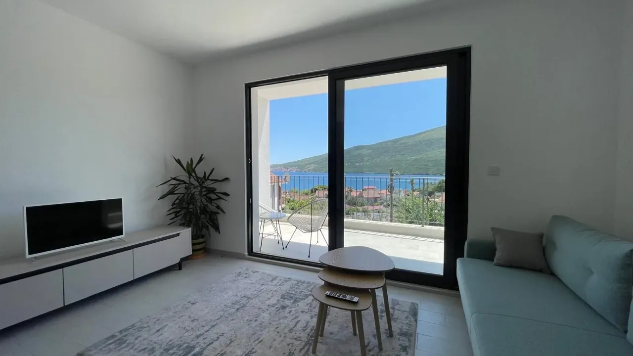 Rent, one bedroom apartment, 50m², Đenovići, Herceg Novi
