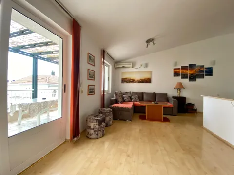 Rent, two bedroom apartment, 80m², Centar, Budva - image 6