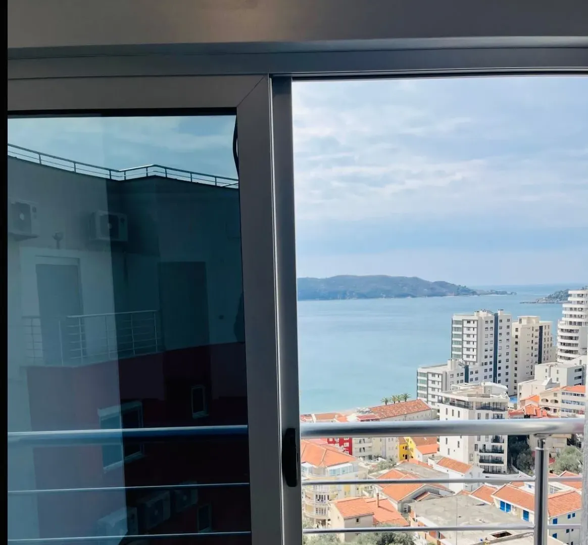 Prodaja, dvosoban stan, 90m², Rafailovići, Budva