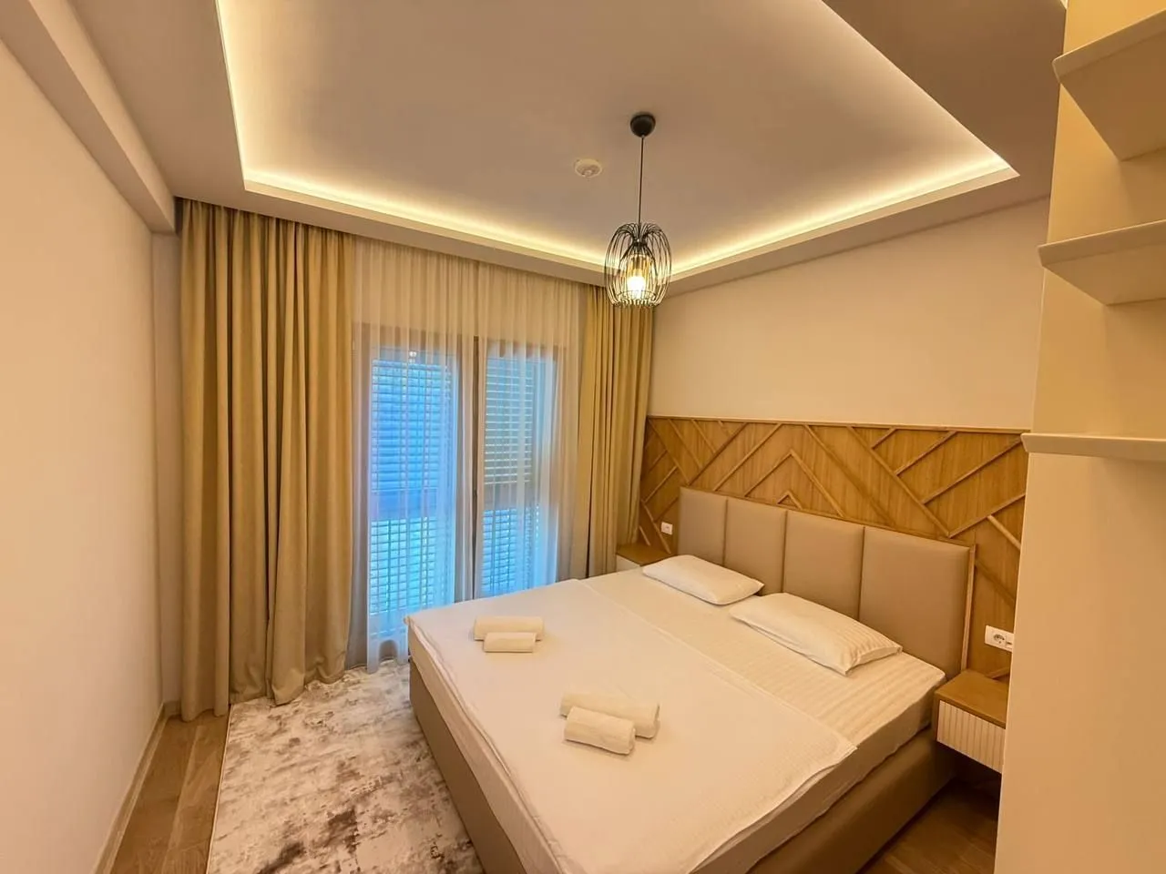 Izdavanje, dvosoban stan, 61m², Pržno, Budva