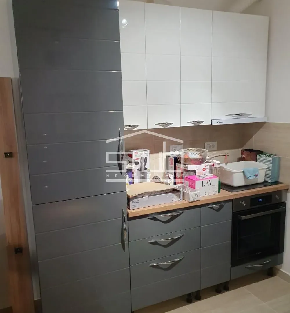 Izdavanje, trosoban stan, 105m², Novi Beograd Blok 65, Novi Beograd Sve Podlokacije