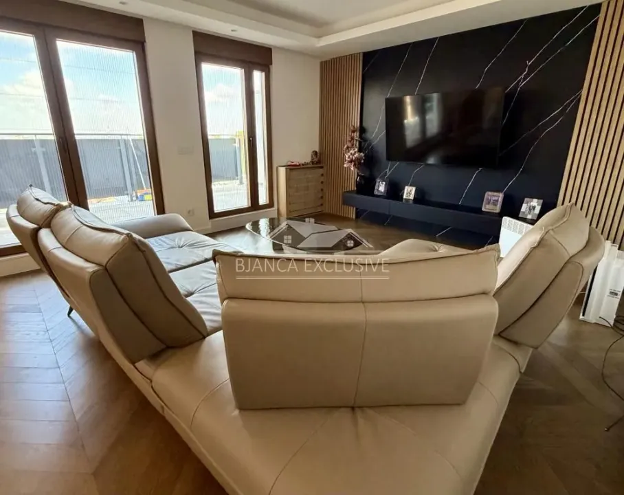 Prodaja, četvorosoban stan, 122m², Bulbulder, Zvezdara Sve Podlokacije