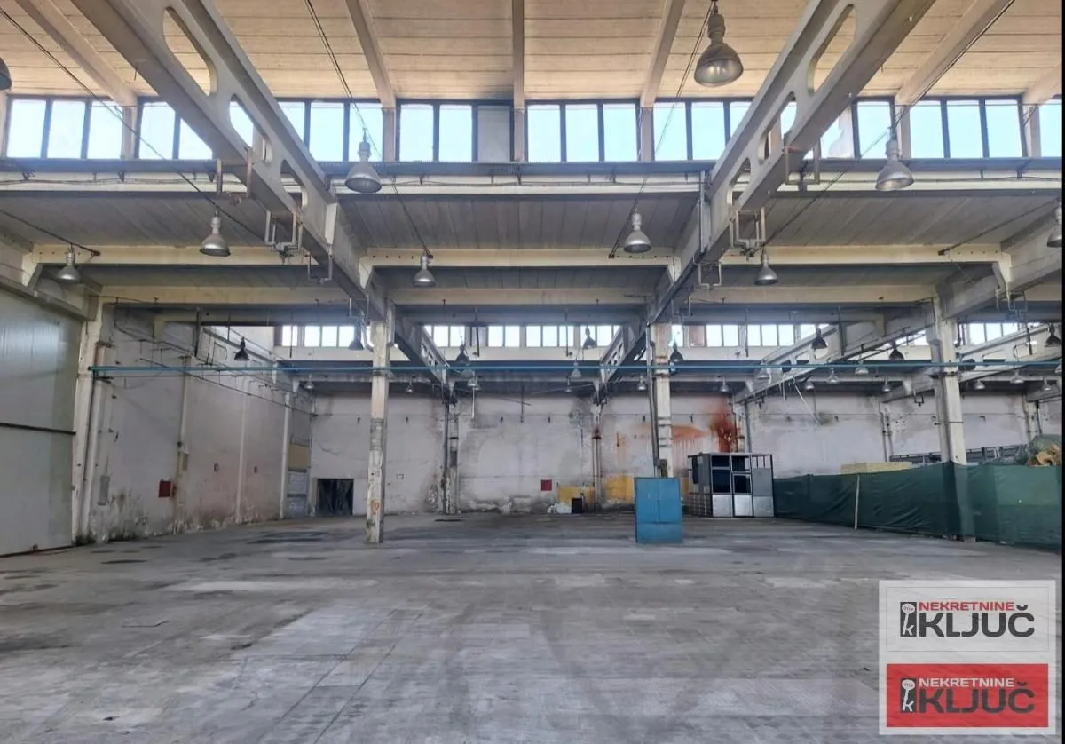 Izdavanje, poslovni prostor, 1300m², Salajka, Novi Sad Sve Podlokacije