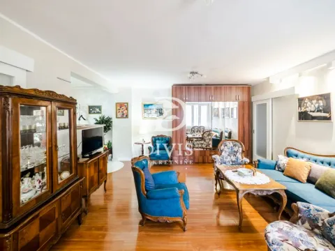 Sale, two bedroom apartment, 61m², Neimar, Vračar Sve Podlokacije - image 4