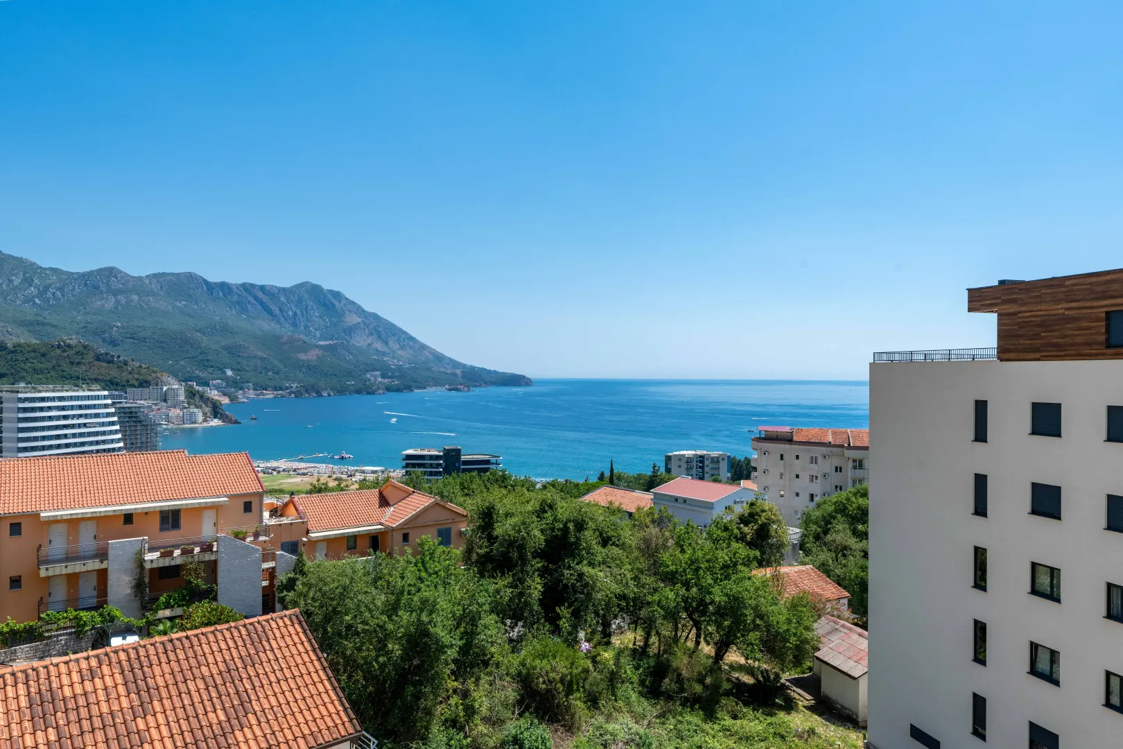Izdavanje, jednosoban stan, 41m², Bečići, Budva