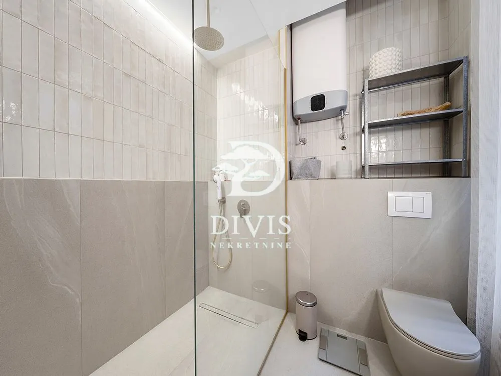 Rent, two bedroom apartment, 70m², Kalenić Pijaca, Vračar Sve Podlokacije