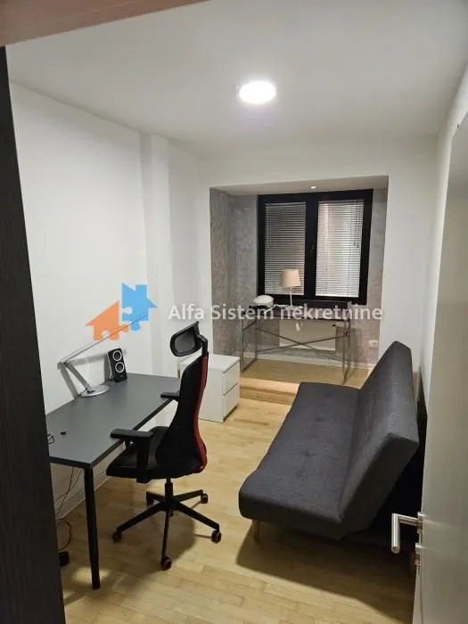 Izdavanje, trosoban stan, 70m², Stari Grad, Beograd