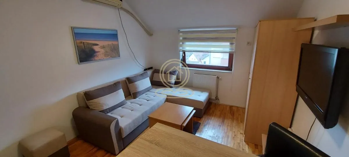 Izdavanje, jednosoban stan, 20m², Rotkvarija, Novi Sad Sve Podlokacije