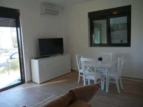 Izdavanje, jednosoban stan, 43m², Budva, Crna Gora - image 12