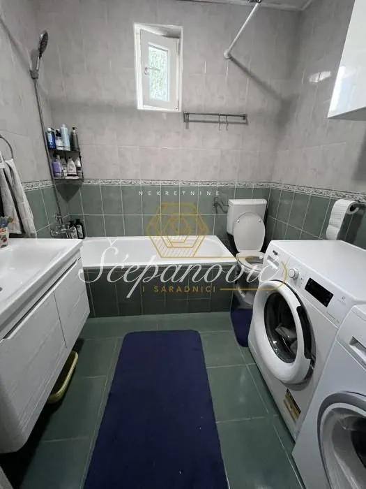 Prodaja, trosoban stan, 75m², Petrovaradin, Novi Sad