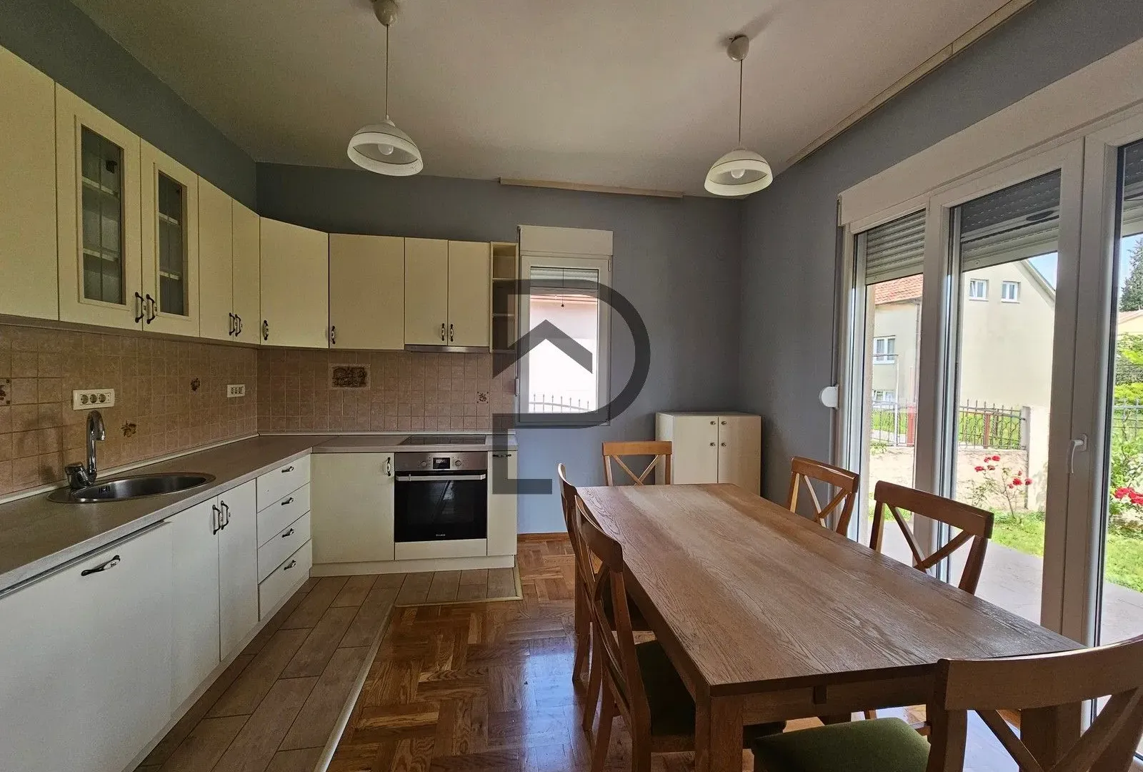 Rent, house, 120m², Tološi, Podgorica