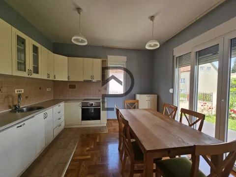 Izdavanje, kuća, 120m², Tološi, Podgorica - image 15