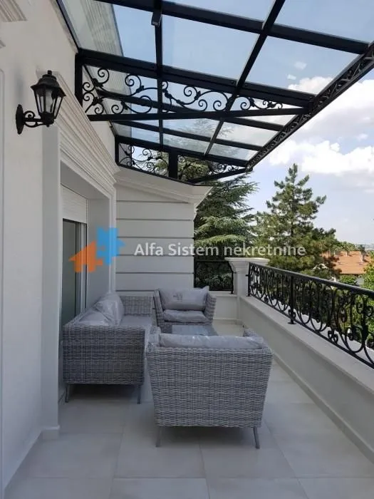 Izdavanje, stan, 215m², Savski Venac, Beograd