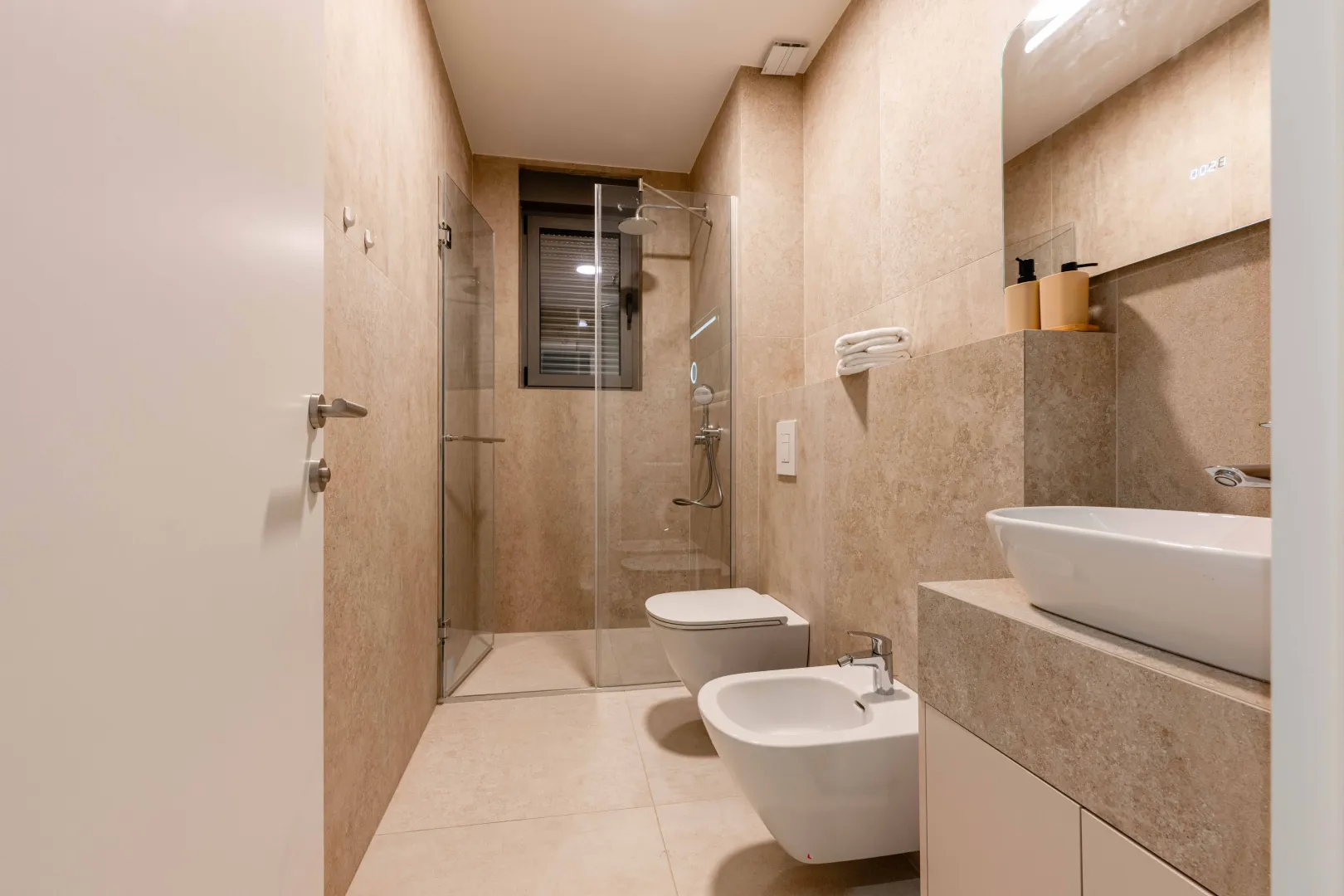 Rent, two bedroom apartment, 64m², Bečići, Budva