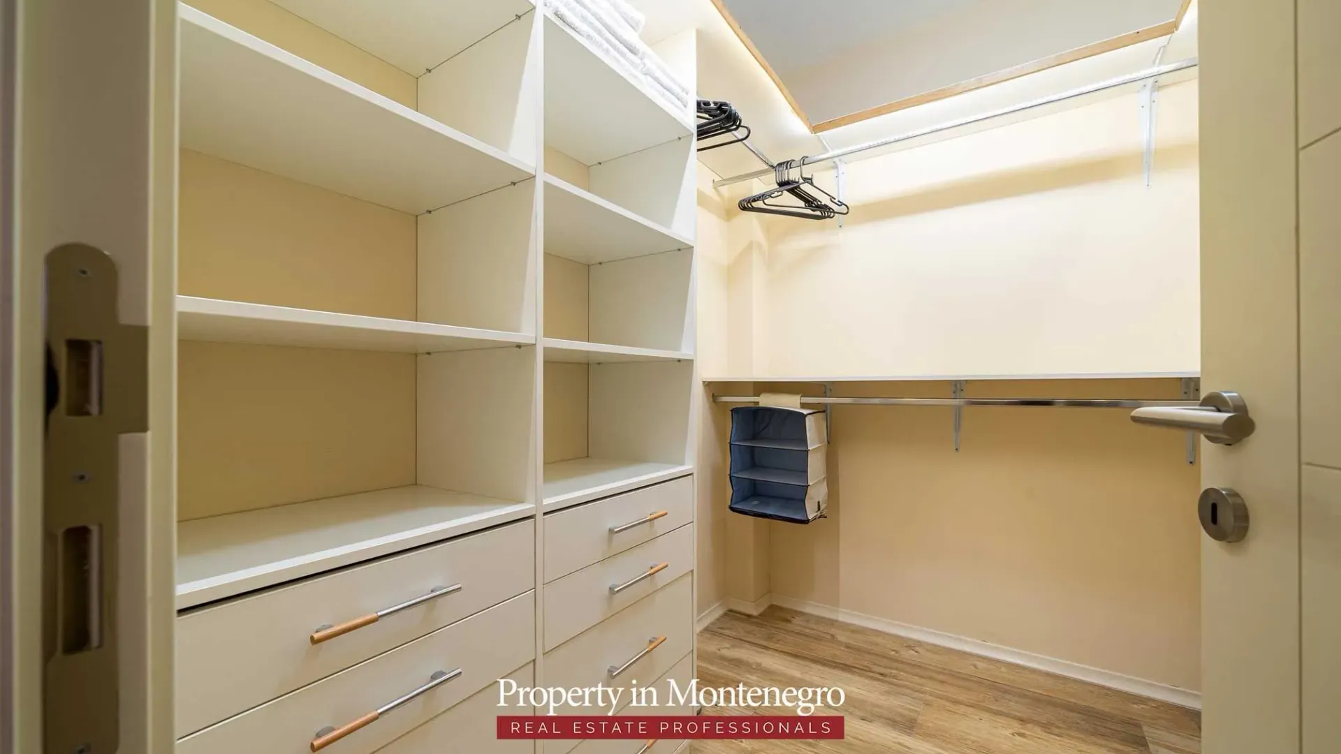 Sale, house, 266m², Kotor, Crna Gora
