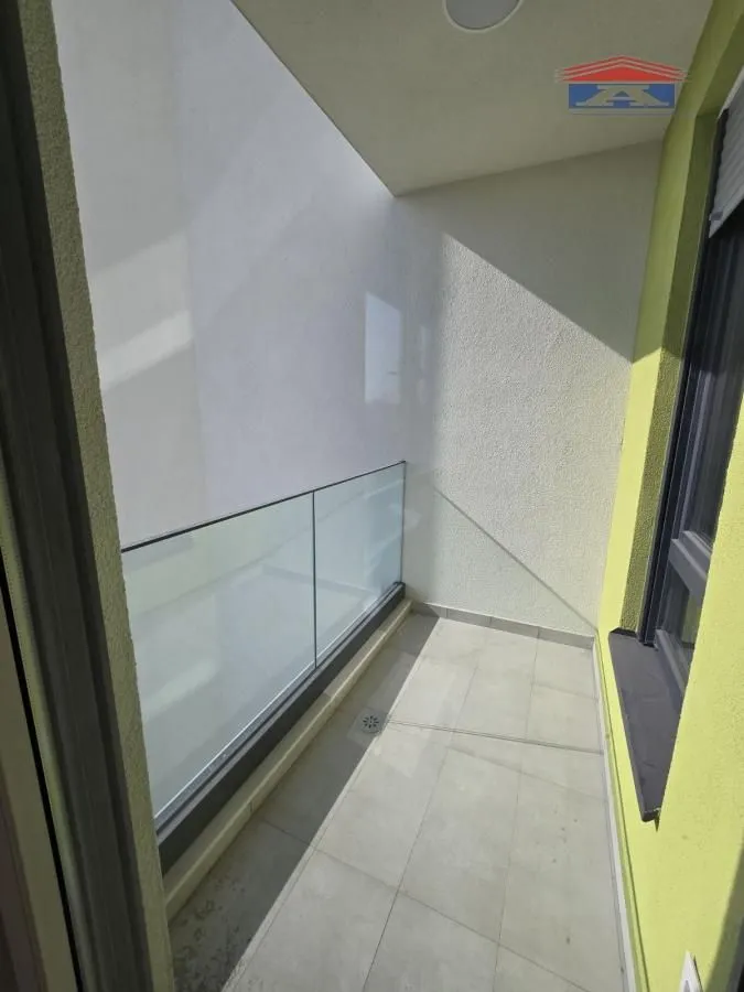 Izdavanje, trosoban stan, 73m², Novo naselje, Novi Sad