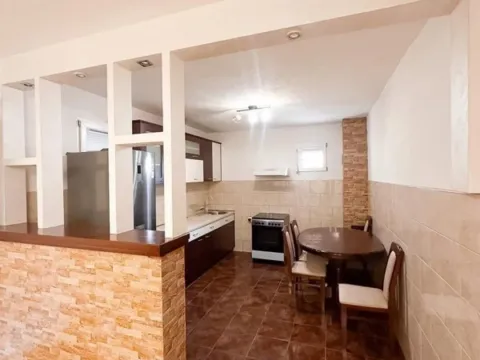 Izdavanje, trosoban stan, 125m², Momišići, Podgorica - image 2