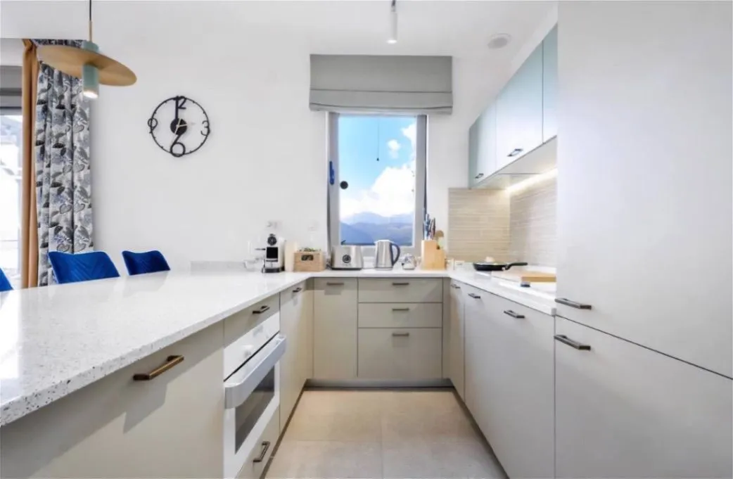 Rent, one bedroom apartment, 85m², Pod Kuk, Tivat