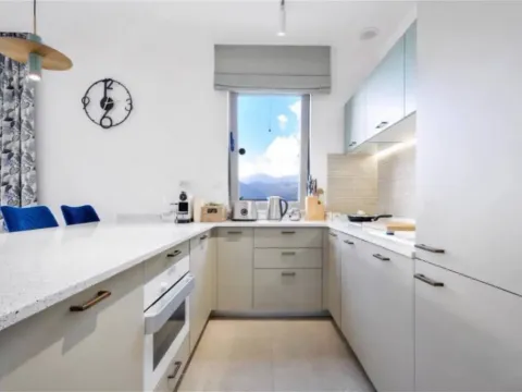 Rent, one bedroom apartment, 85m², Pod Kuk, Tivat - image 7