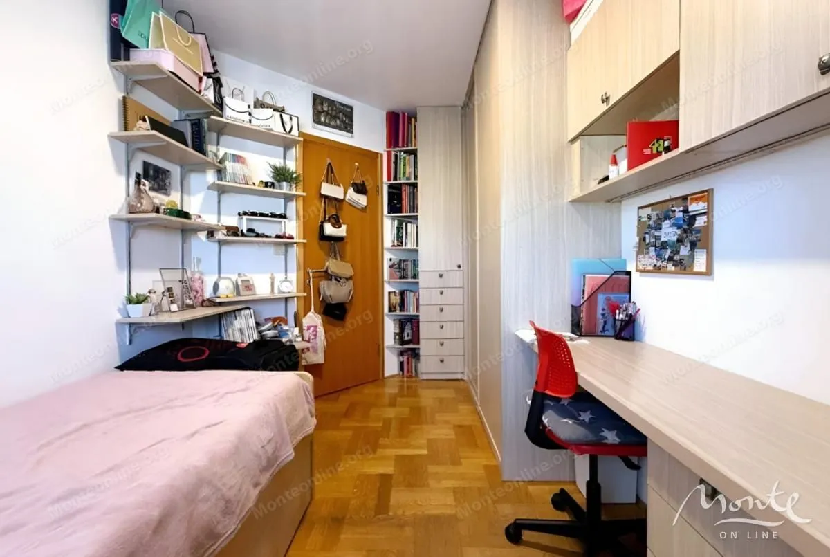 Prodaja, trosoban stan, 81m², Stari Aerodrom, Podgorica