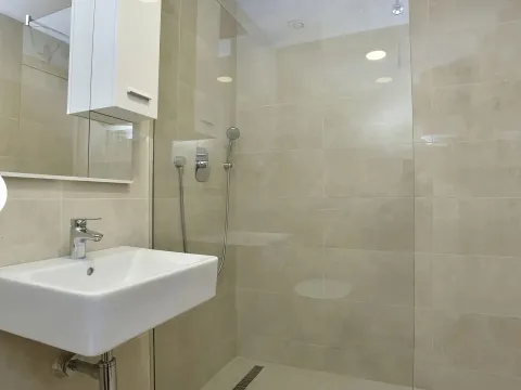 Rent, one bedroom apartment, 45m², Gospoština, Budva - image 4