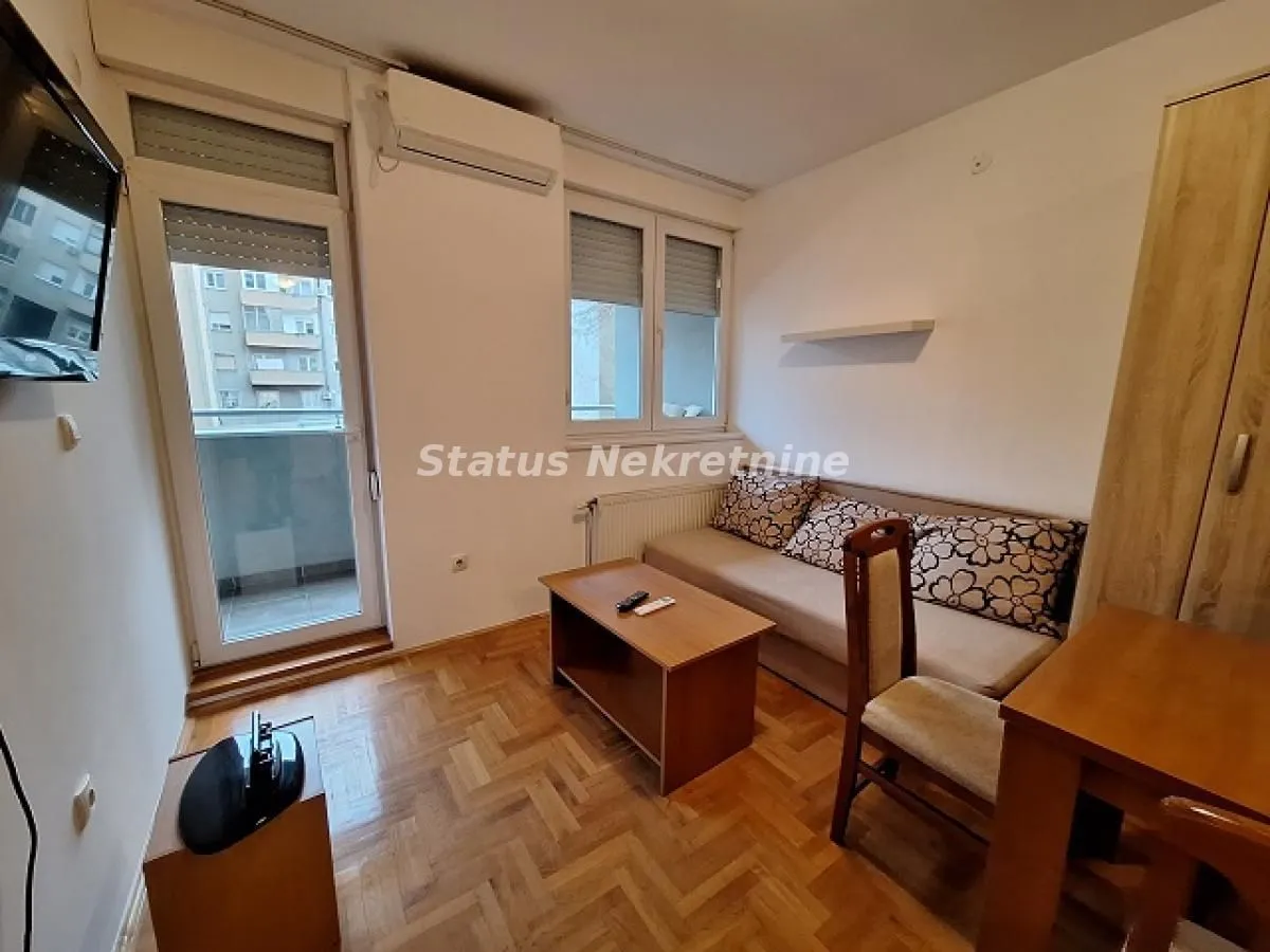 Izdavanje, jednosoban stan, 44m², Grbavica, Novi Sad Sve Podlokacije