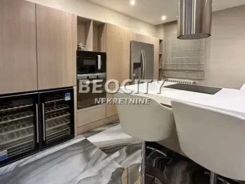 Izdavanje, četvorosoban stan, 240m², Kalenić Pijaca, Vračar Sve Podlokacije - image 29