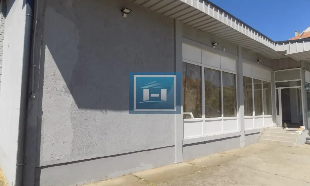 Izdavanje, poslovni prostor, 322m², Paraćin, Srbija
