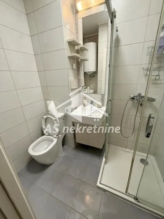 Rent, three bedroom apartment, 73m², Crveni Krst, Beograd