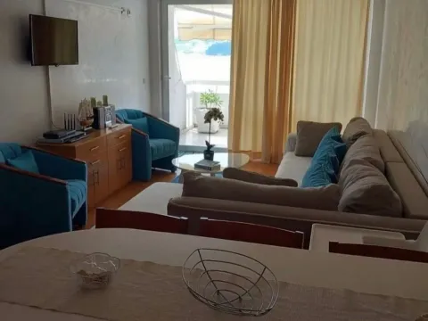Rent, two bedroom apartment, 80m², Rafailovići, Budva - image 4