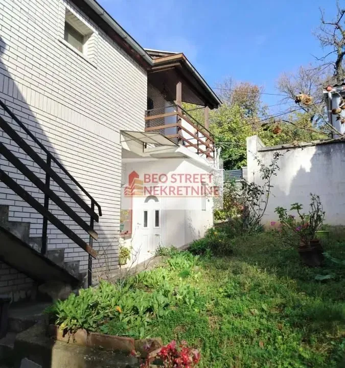 Prodaja, kuća, 218m², Gradska Bolnica, Zvezdara Sve Podlokacije