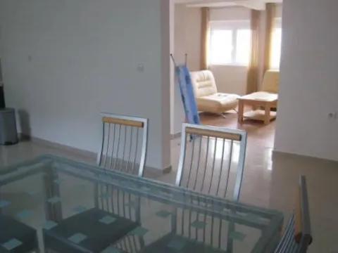 Sale, three bedroom apartment, 83m², Petrovac, Budva - image 8