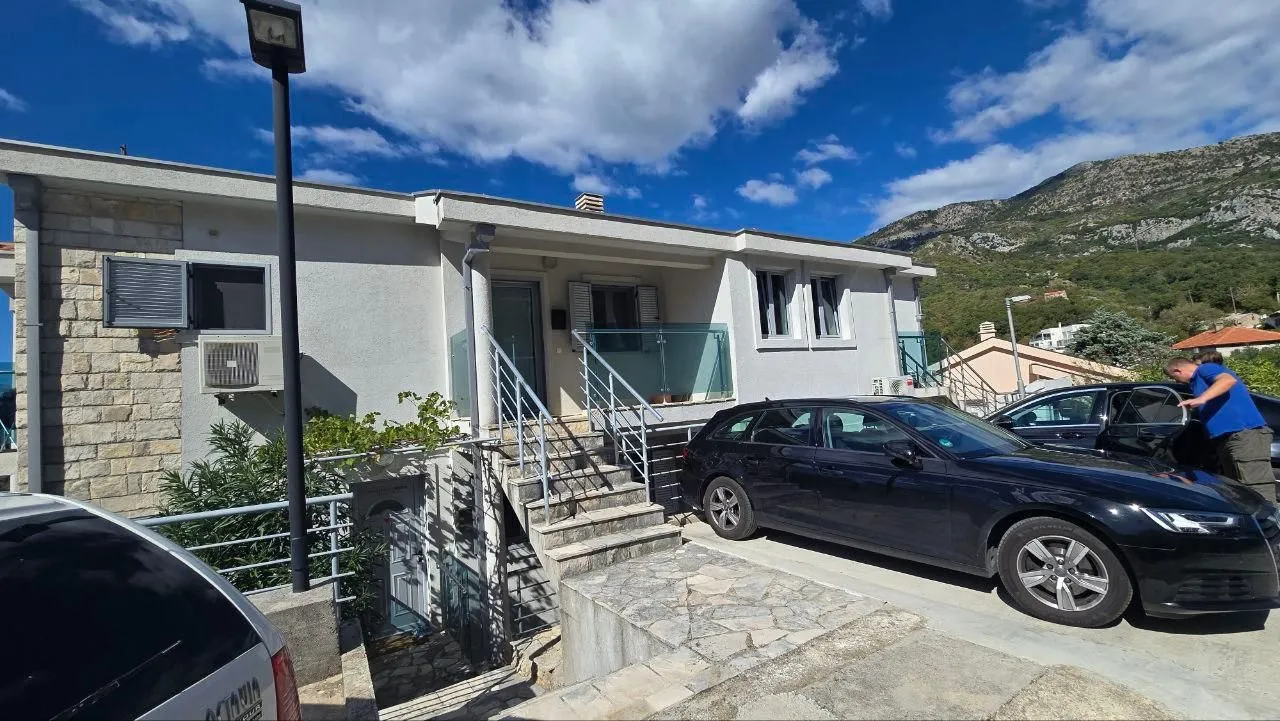Sale, two bedroom apartment, 93m², Petrovac, Budva