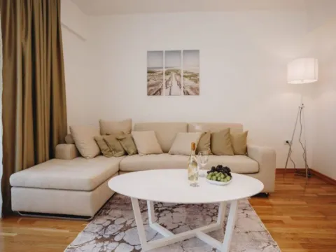 Rent, one bedroom apartment, 46m², Bečići, Budva - image 5