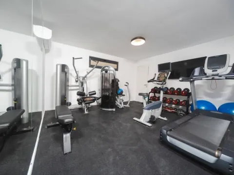 Rent, house, 180m², Blizikuće, Budva - image 3